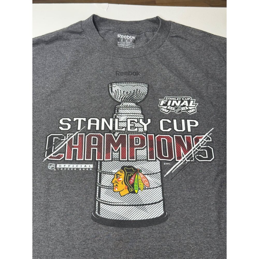 NHL Blackhawks Reebok mens size Medium Stanley Cup Champions t-shirt